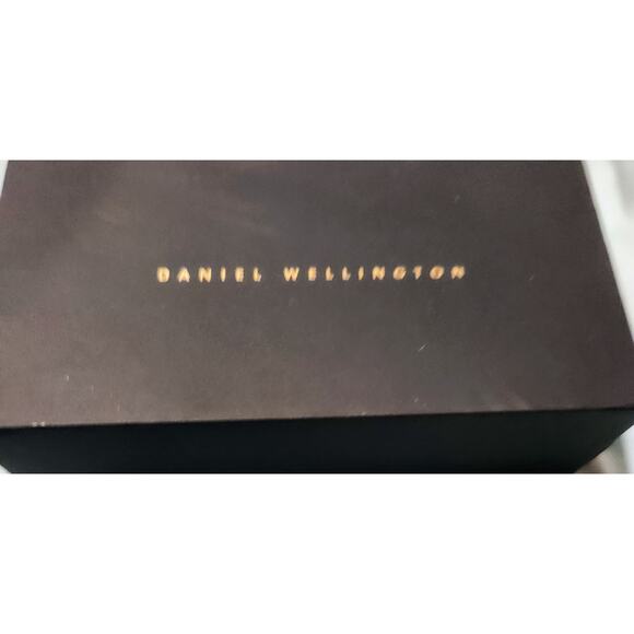 Daniel Wellington Petite Melrose Women's Watch Stainless Steel Quartz Rose Gold - Picture 4 of 6